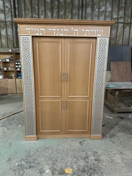 ���� ����  �����