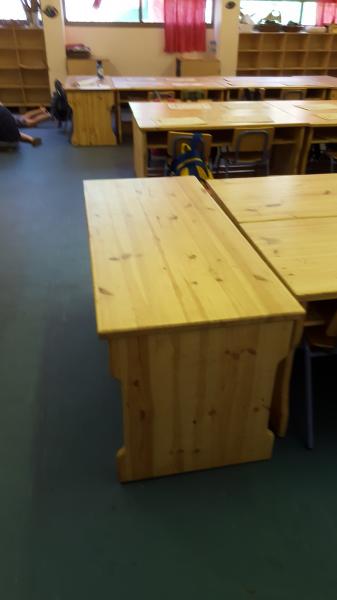 117. שולחן תלמיד מעץ אורן