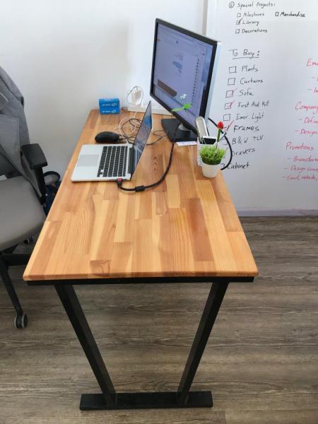 48. שולחן עבודה עם פלטה מעץ מלא